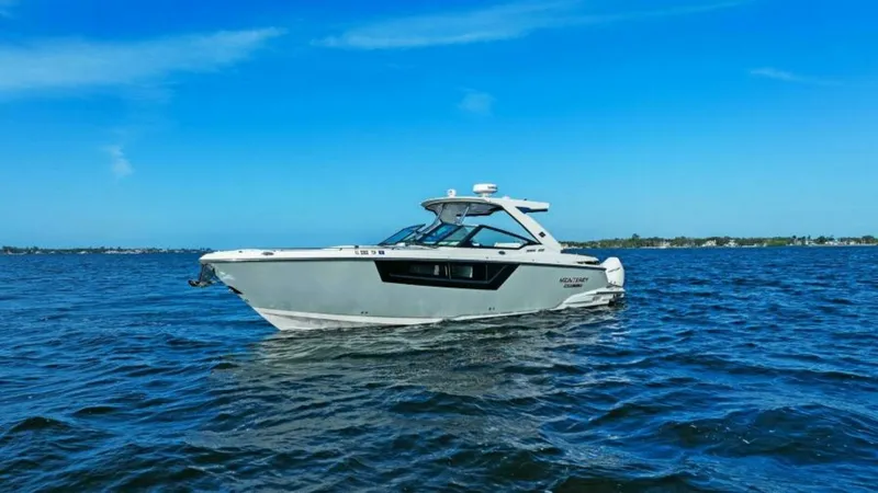 Slide: The Image of 2023 Monterey 385 SS - Profile - 42