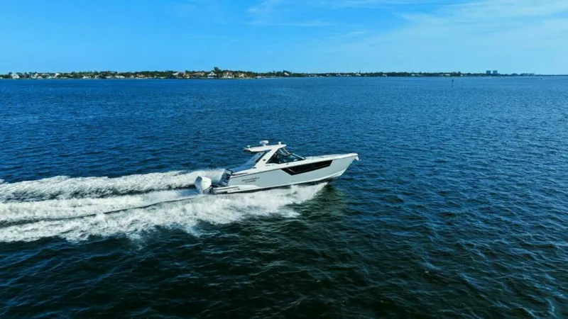 Slide: The Image of 2023 Monterey 385 SS - Profile - 51