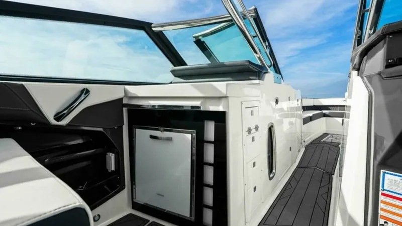 Slide: The Image of 2023 Monterey 385 SS - Seating - 17