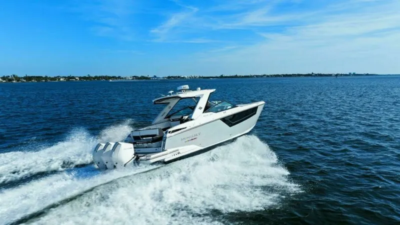 Slide: The Image of 2023 Monterey 385 SS - Profile - 48