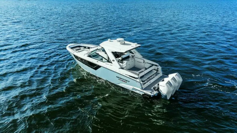 Slide: The Image of 2023 Monterey 385 SS - Profile - 47