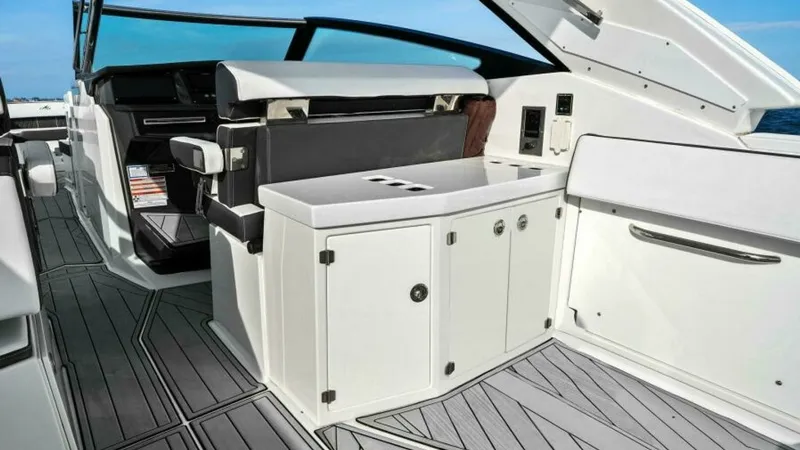 Slide: The Image of 2023 Monterey 385 SS - Storage - 19