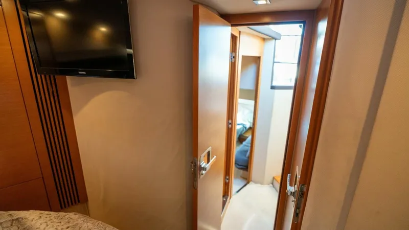 Slide: The Image of 2013 Azimut 40 Flybridge - 38