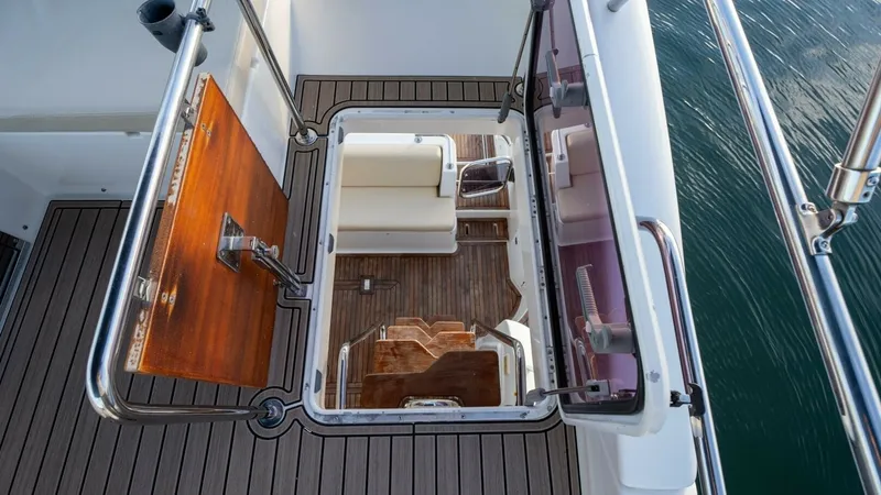 Slide: The Image of 2013 Azimut 40 Flybridge - 68