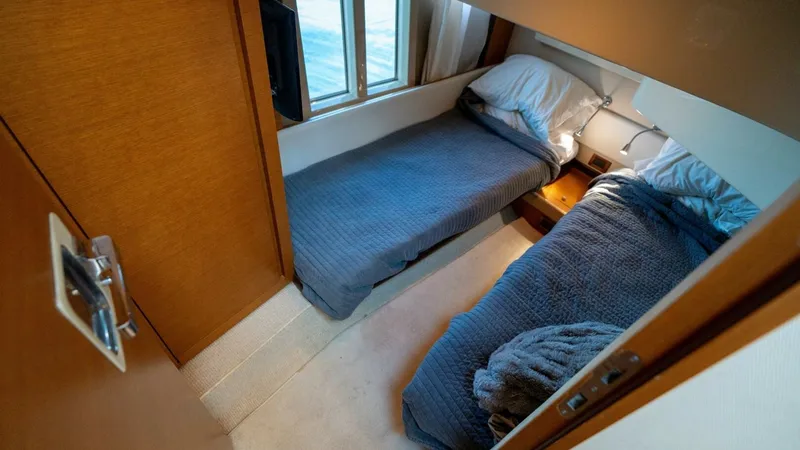 Slide: The Image of 2013 Azimut 40 Flybridge - 45