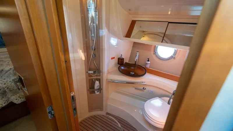 Slide: The Image of 2013 Azimut 40 Flybridge - 34