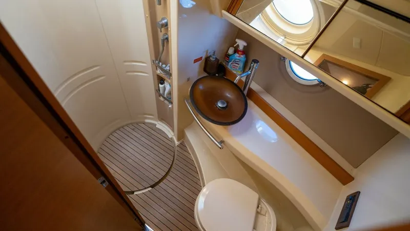 Slide: The Image of 2013 Azimut 40 Flybridge - 40