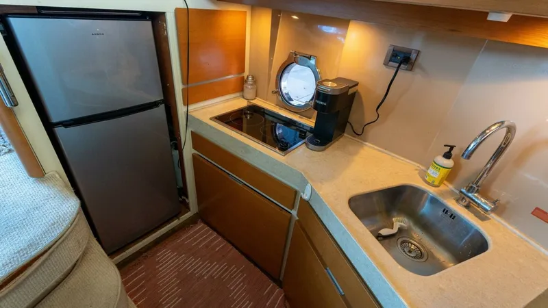 Slide: The Image of 2013 Azimut 40 Flybridge - 17