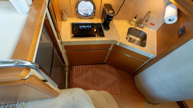 Slide: The Image of 2013 Azimut 40 Flybridge - 16