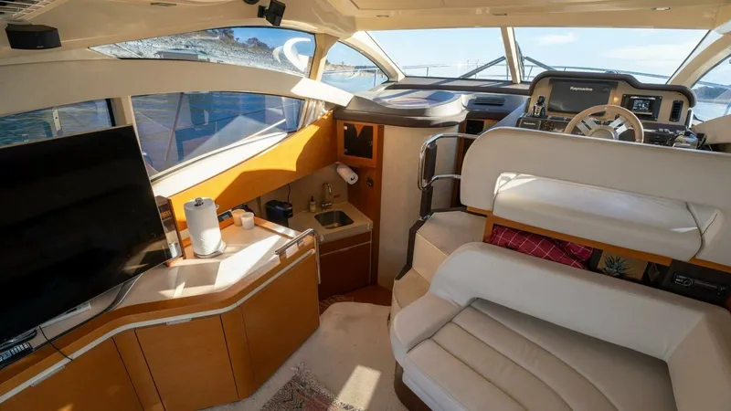 Slide: The Image of 2013 Azimut 40 Flybridge - 26