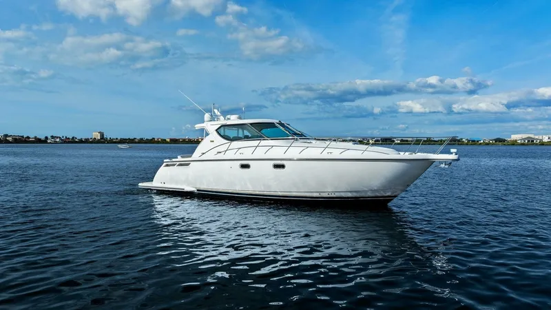 Slide: The Image of 2007 Tiara Yachts 4300 Sovran - Profile - 42
