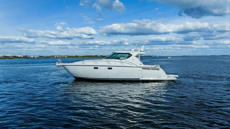 Slide: The Image of 007 Tiara Yachts 4300 Sovran - Profile - 45