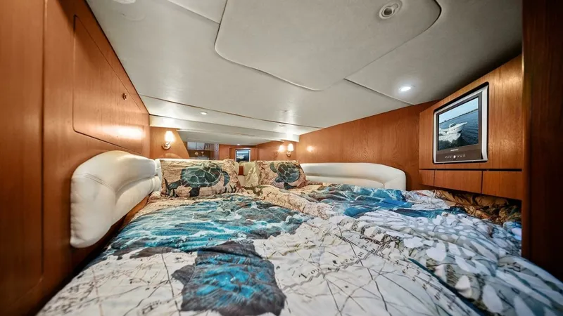 Slide: The Image of 2007 Tiara Yachts 4300 Sovran - Stateroom - 27