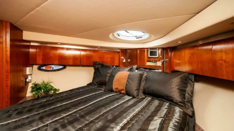 Slide: The Image of 2006 47 Cruisers Master Stateroom - 16