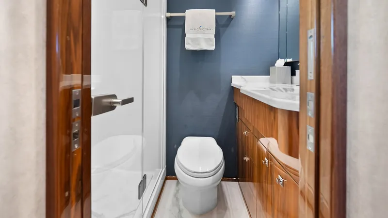 Slide: The Image of Luxurious Ensuite Bathroom - 40