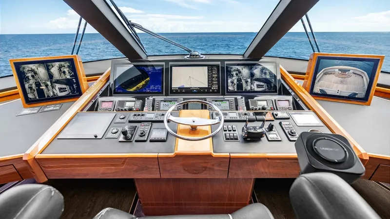 Slide: The Image of Enclosed Bridge Helm Station - 18