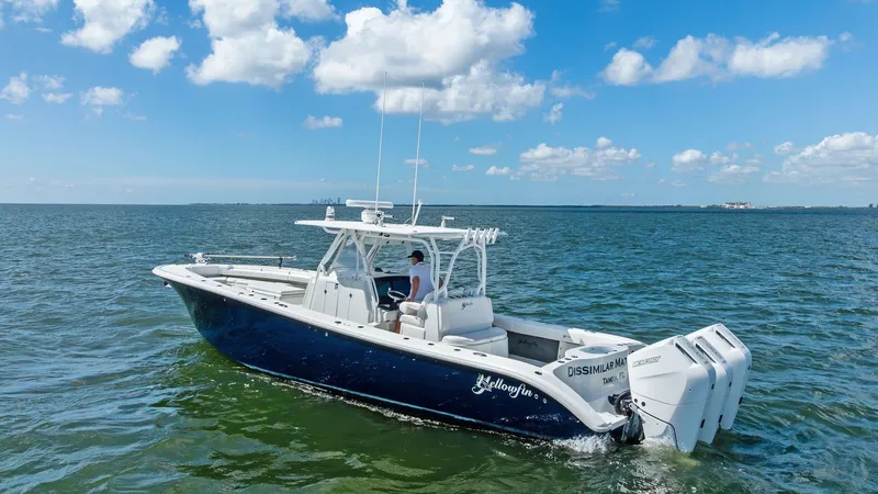 Slide: The Image of Side View of Yellowfin 39 Center Console - 53
