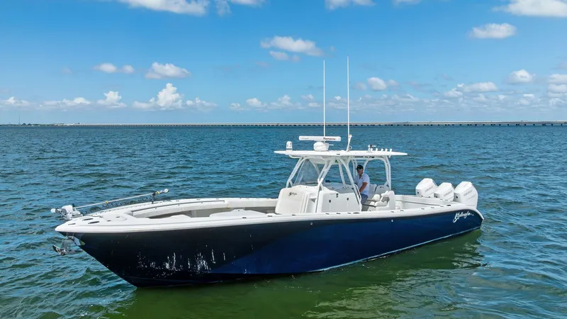 Slide: The Image of Side View of Yellowfin 39 Center Console - 55