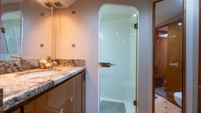 Slide: The Image of En Suite Bathroom with Shower - 25