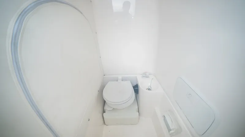 Slide: The Image of 2021 Fountain 34 TE - 20