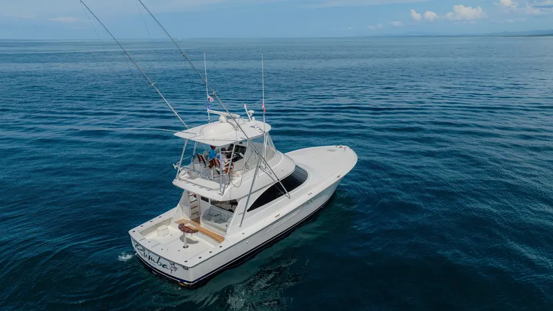 Slide: The Image of Aerial View of Aft Deck and Flybridge - 15