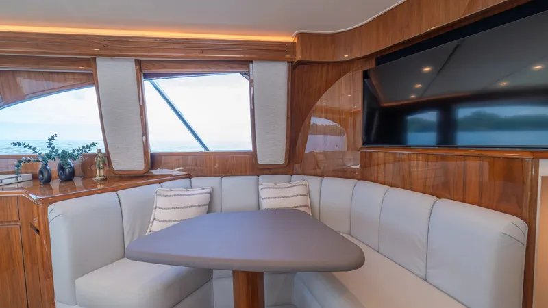 Slide: The Image of Salon with Dinette and Entertainment Center - 39