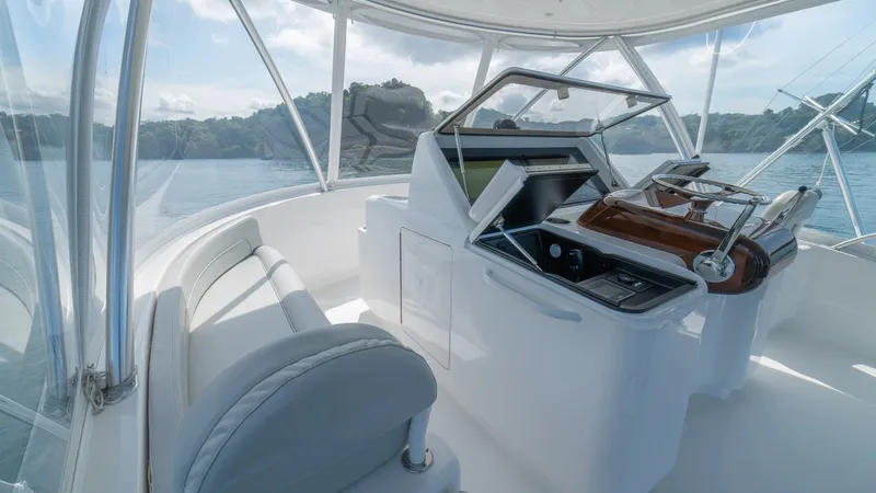 Slide: The Image of Flybridge Helm with Seating - 67