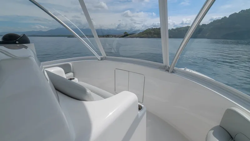 Slide: The Image of Flybridge Seating Area with Views - 72