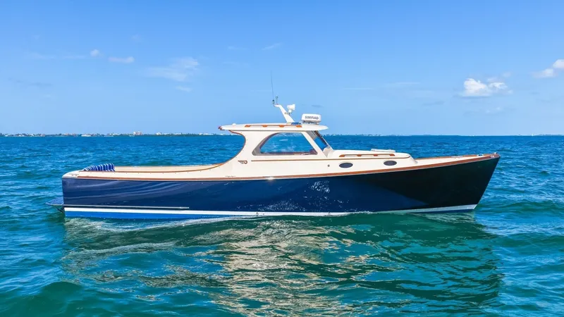 The Image of 1998 36 Hinckley Picnic Boat Profile - 1