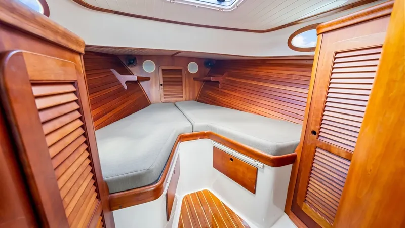 Slide: The Image of 1998 36 Hinckley Picnic Boat Stateroom - 5