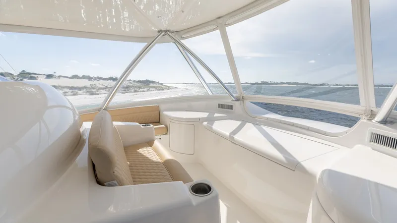 Slide: The Image of Flybridge Helm Seating Area - 39