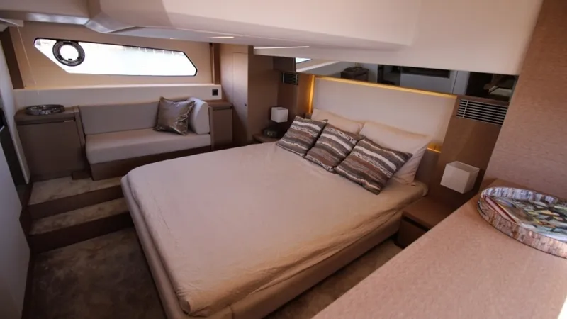 Slide: The Image of 2018 Prestige 460 S - 3