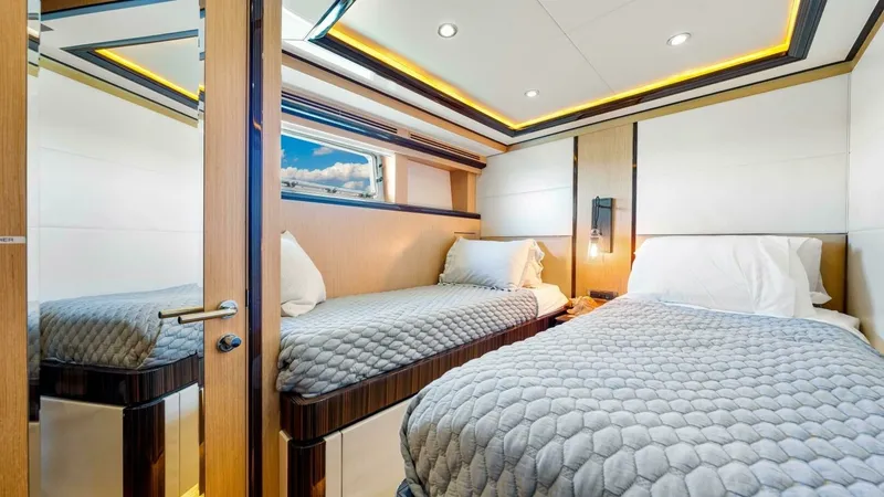 Slide: The Image of 2010 83 Ocean Alexander Motor Yacht 'Relentless' - 39