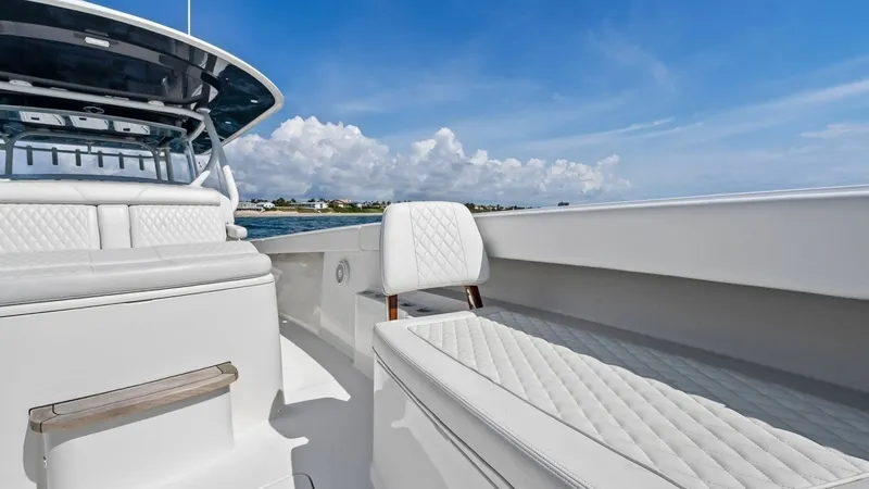 Slide: The Image of 2020 Jupiter 43 SF MENACE Bow Seating - 26