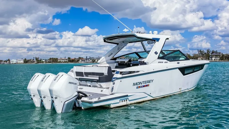 Slide: The Image of 2023 Monterey 385 SS - 42