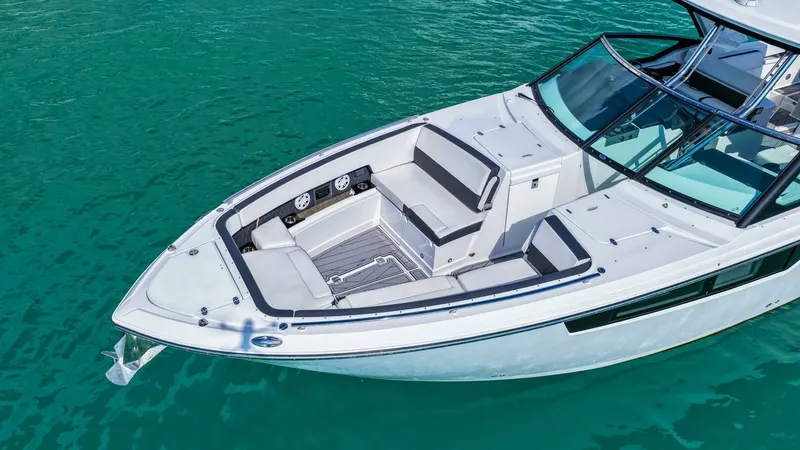 Slide: The Image of 2023 Monterey 385 SS - 37