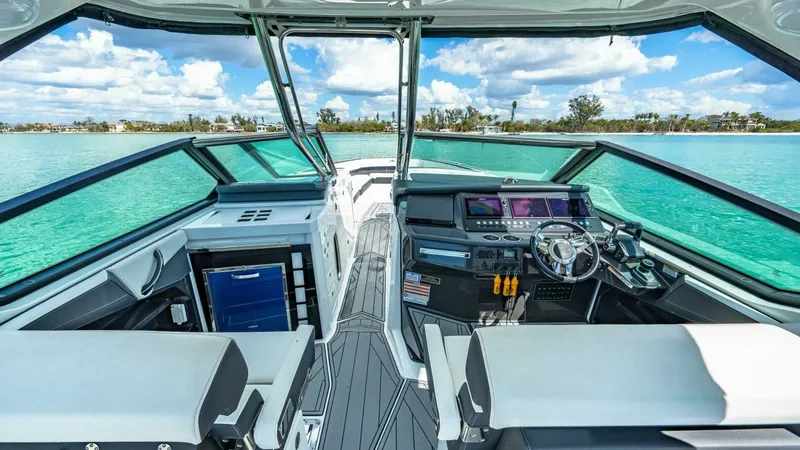 Slide: The Image of 2023 Monterey 385 SS - 14