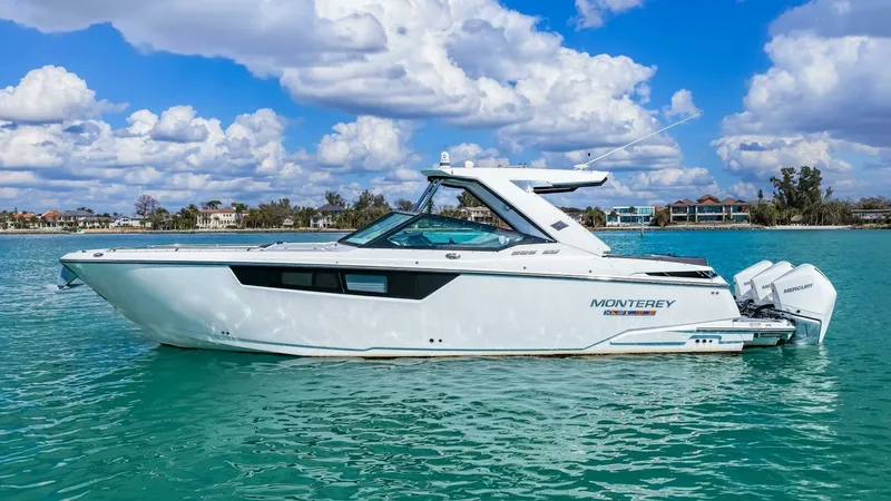 Slide: The Image of 2023 Monterey 385 SS - 34