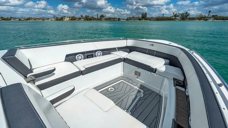 Slide: The Image of 2023 Monterey 385 SS - 24