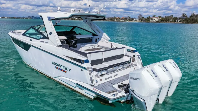 Slide: The Image of 2023 Monterey 385 SS - 39