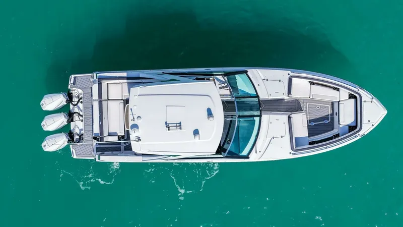 Slide: The Image of 2023 Monterey 385 SS - 41