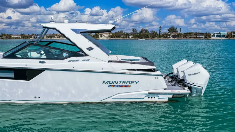 Slide: The Image of 2023 Monterey 385 SS - 38