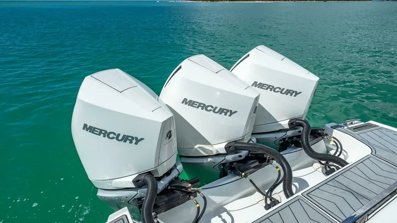 Slide: The Image of 2023 Monterey 385 SS - Engine - 6