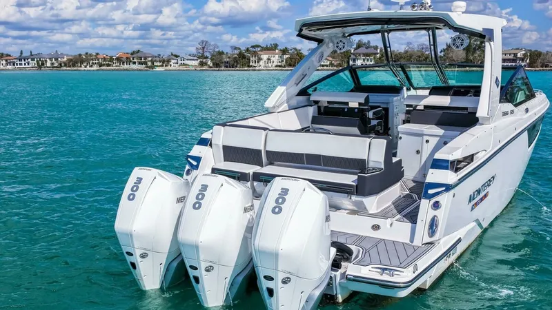 Slide: The Image of 2023 Monterey 385 SS - 43