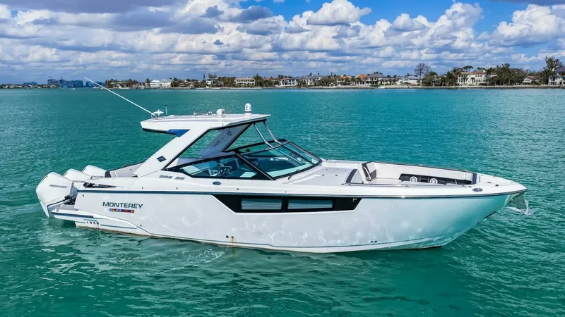 Slide: The Image of 2023 Monterey 385 SS - 46