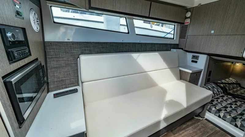 Slide: The Image of 2023 Monterey 385 SS - 28