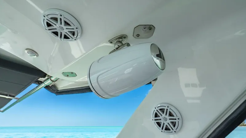 Slide: The Image of 2023 Monterey 385 SS - 21