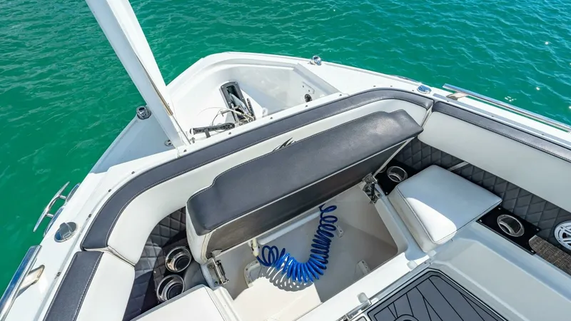 Slide: The Image of 2023 Monterey 385 SS - 26