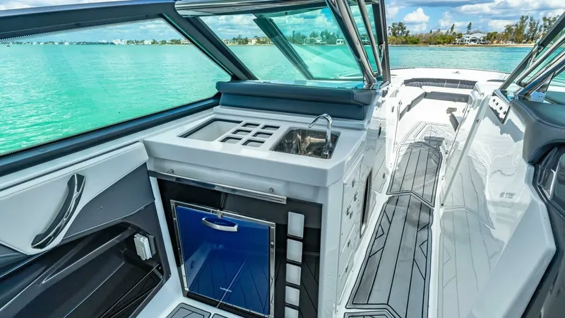 Slide: The Image of 2023 Monterey 385 SS - 18