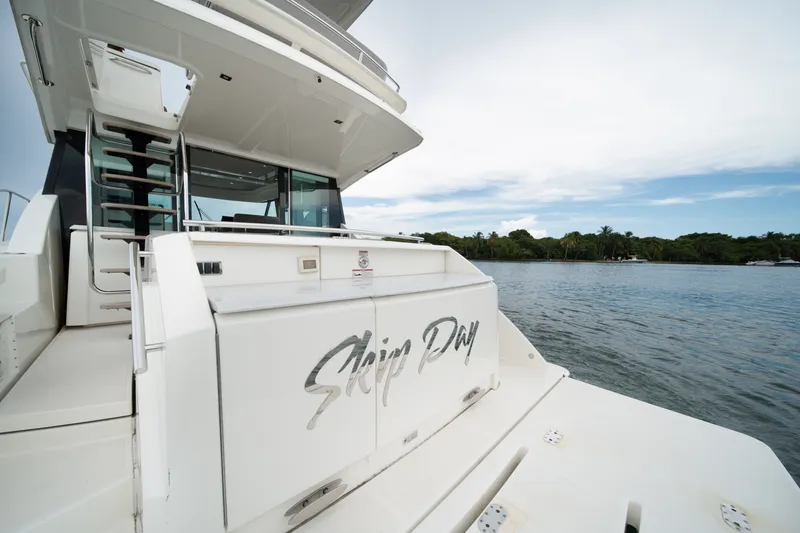 Slide: The Image of Tiara F44 Flybridge 2021 - 17